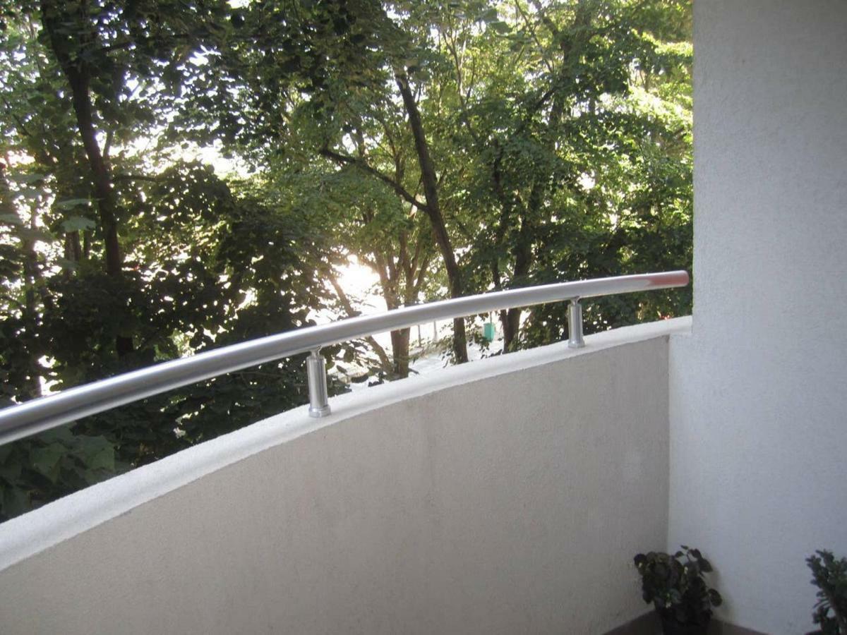 65 Square Meters Designer Apartment In Heart Of City - River View ! Park For Free Ni 외부 사진