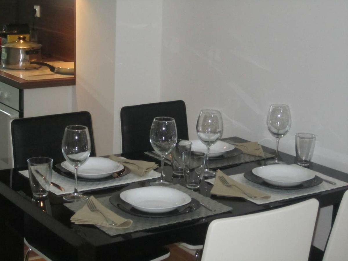 65 Square Meters Designer Apartment In Heart Of City - River View ! Park For Free Ni 외부 사진