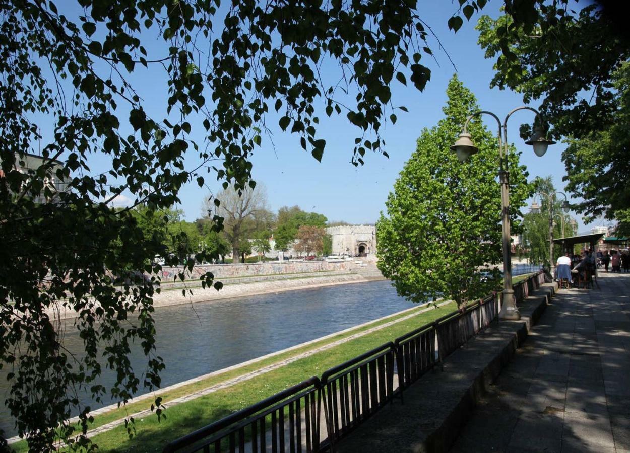 65 Square Meters Designer Apartment In Heart Of City - River View ! Park For Free Ni 외부 사진