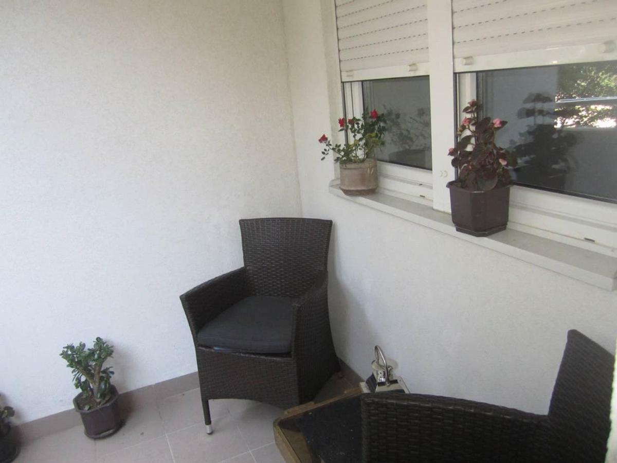 65 Square Meters Designer Apartment In Heart Of City - River View ! Park For Free Ni 외부 사진