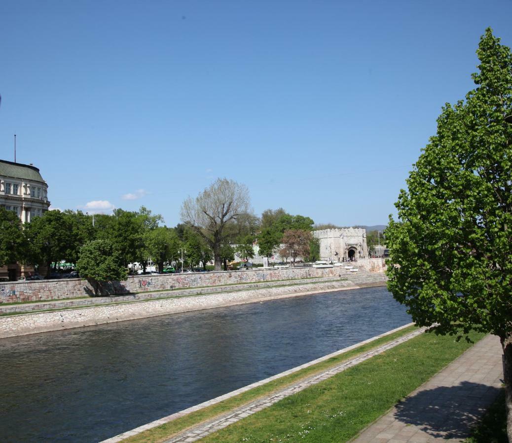 65 Square Meters Designer Apartment In Heart Of City - River View ! Park For Free Ni 외부 사진