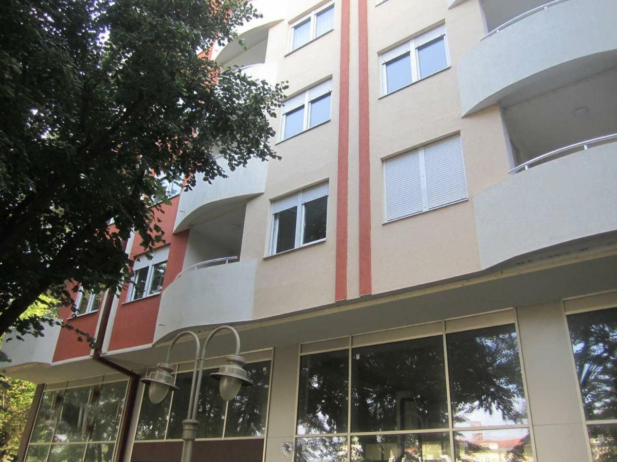 65 Square Meters Designer Apartment In Heart Of City - River View ! Park For Free Ni 외부 사진