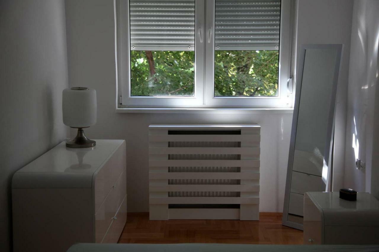 65 Square Meters Designer Apartment In Heart Of City - River View ! Park For Free Ni 외부 사진